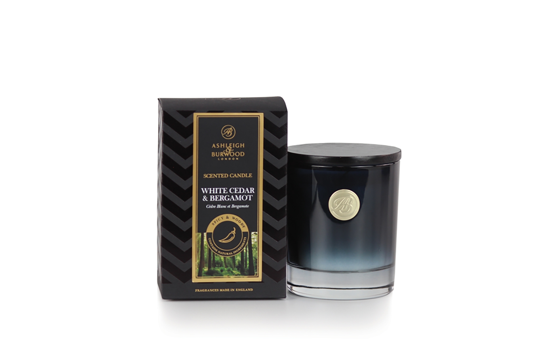 White Cedar & Bergamot Signature Collection Duftkerze 140 g mit elegantem schwarzen Holzdeckel