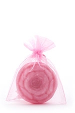 Pétales de roses avec savon en organza Haslinger