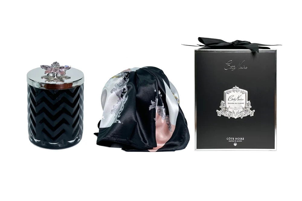 Duftende Herringbone Kerze 600g mit Schal - Schwarz & Silber- Côte Noire