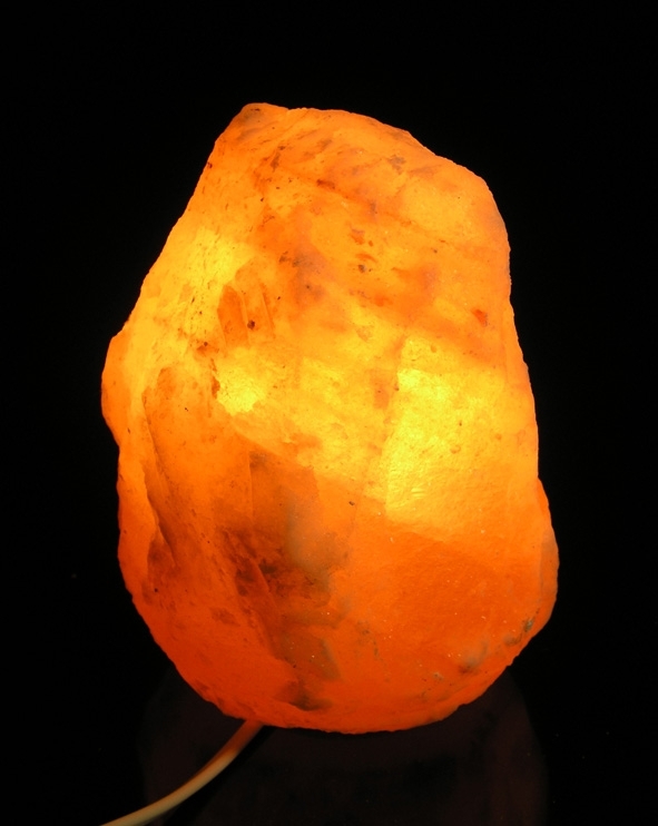 Salzlampe Himalaya elektr. ca 4-6 kg m. Holzsockel (ca. Höhe 25cm / Ø15cm)