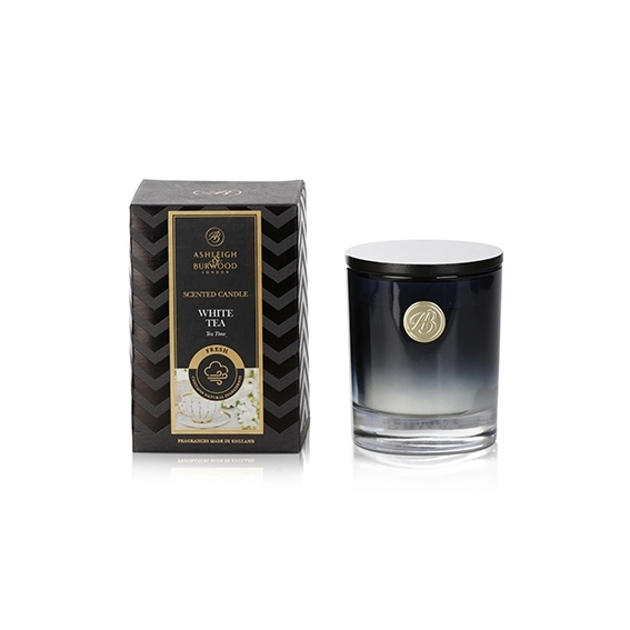 White Tea Signature Collection Duftkerze 140 g mit elegantem schwarzen Holzdeckel